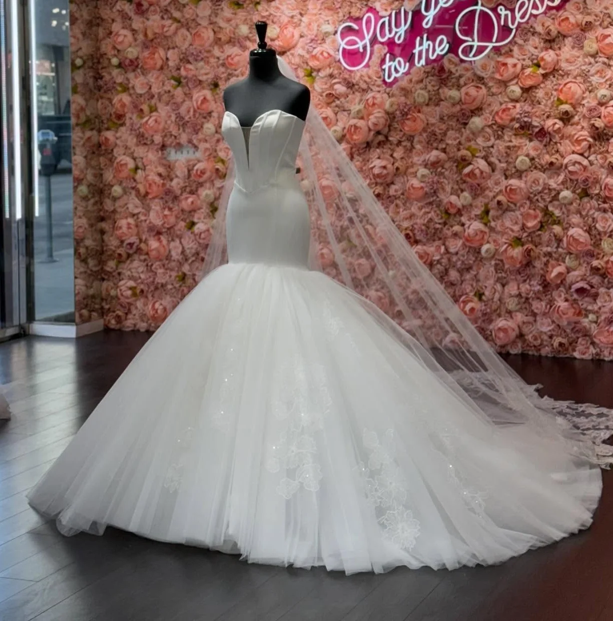 Customized Wedding Dresses Elegant Satin Mermaid Bridal Gowns 2026 Classic Women Garden Marriage Vestidos De Novia
Customized Wedding Dresses Elegant Satin Mermaid Bridal Gowns 2026 Classic Women Garden Marriage Vestidos De Novia
