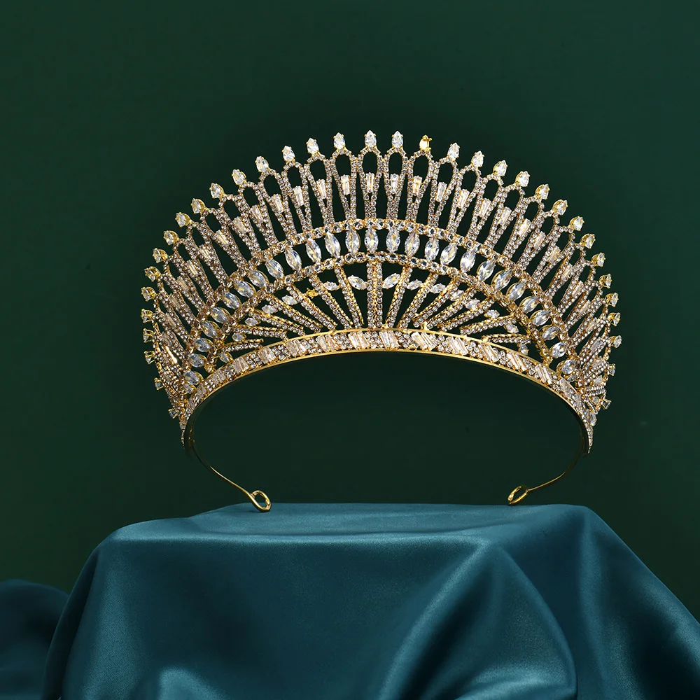 Luxury Gold Cubic Zirconia Bridal Tiaras Crystal Royal Queen Crowns Women Party Pageant Diadem European Wedding Hair Accessories
Luxury Gold Cubic Zirconia Bridal Tiaras Crystal Royal Queen Crowns Women Party Pageant Diadem European Wedding Hair Accessories