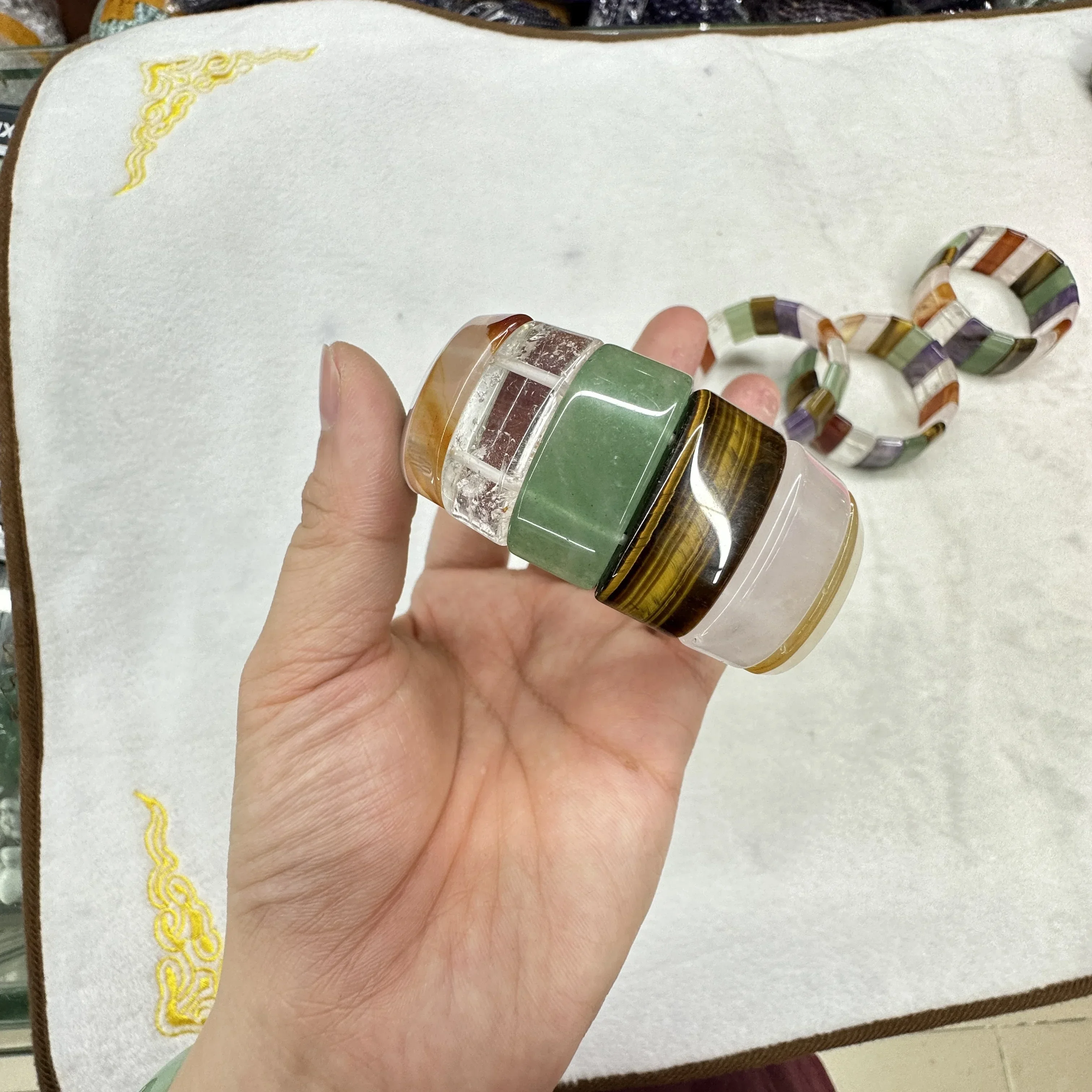 Эластичный браслет из смешанного натурального камня AA, аметист, зеленый авантюрин, нефрит, красный агат, тигровый глаз, натуральный драгоценный камень, браслет 12x25 мм
Эластичный браслет из смешанного натурального камня AA, аметист, зеленый авантюрин, нефрит, красный агат, тигровый глаз, натуральный драгоценный камень, браслет 12x25 мм