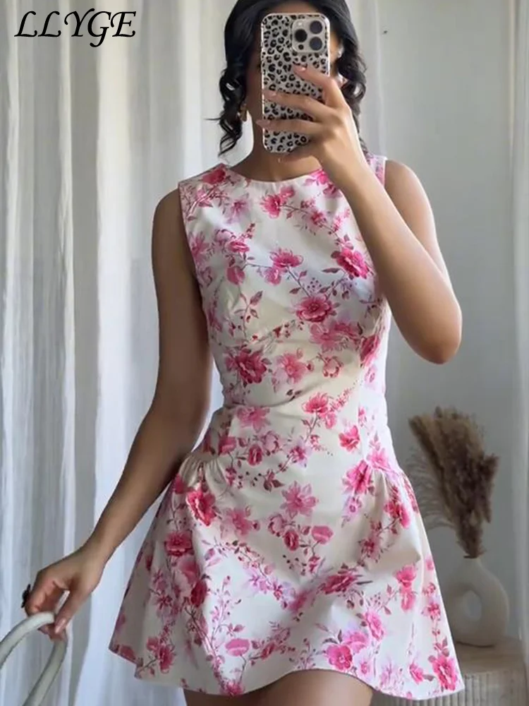 Fashion Ruched Short Floral Dress Women Printed O-neck Sleeveless Female A-line Dresses Female 2025 Summer Lady Vacation Robes
Fashion Ruched Short Floral Dress Women Printed O-neck Sleeveless Female A-line Dresses Female 2025 Summer Lady Vacation Robes