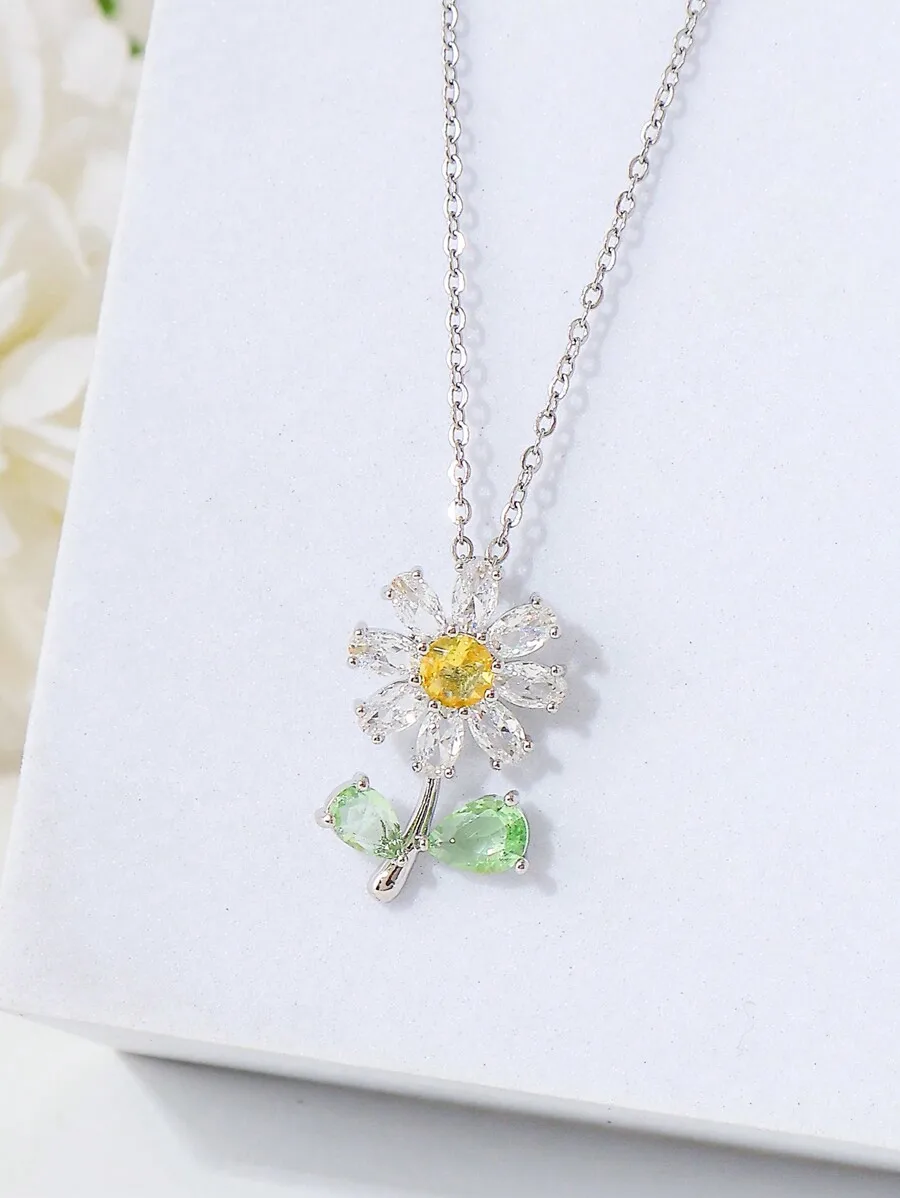 Women Fashion Stainless Steel Flower Pendant Necklace With Crystal And Green Stones
Women Fashion Stainless Steel Flower Pendant Necklace With Crystal And Green Stones