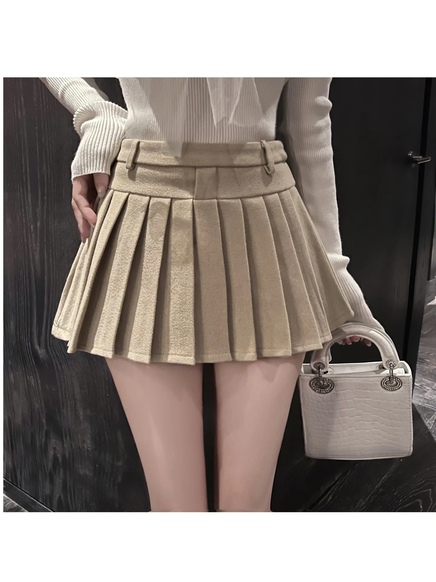 Плиссированная юбка Luna с высокой талией Pure Desire Sle, Новое поступление, шерстяная юбка для девочек, повседневная одежда, сезон весна-осень
Плиссированная юбка Luna с высокой талией Pure Desire Sle, Новое поступление, шерстяная юбка для девочек, повседневная одежда, сезон весна-осень