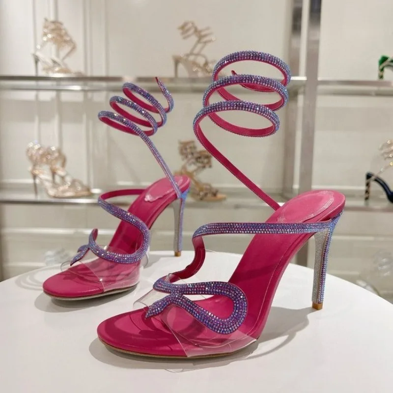 Новые летние женские босоножки на шпильке 2026 года: модные, универсальные, во французском стиле, для создания элегантного образа
Новые летние женские босоножки на шпильке 2026 года: модные, универсальные, во французском стиле, для создания элегантного образа