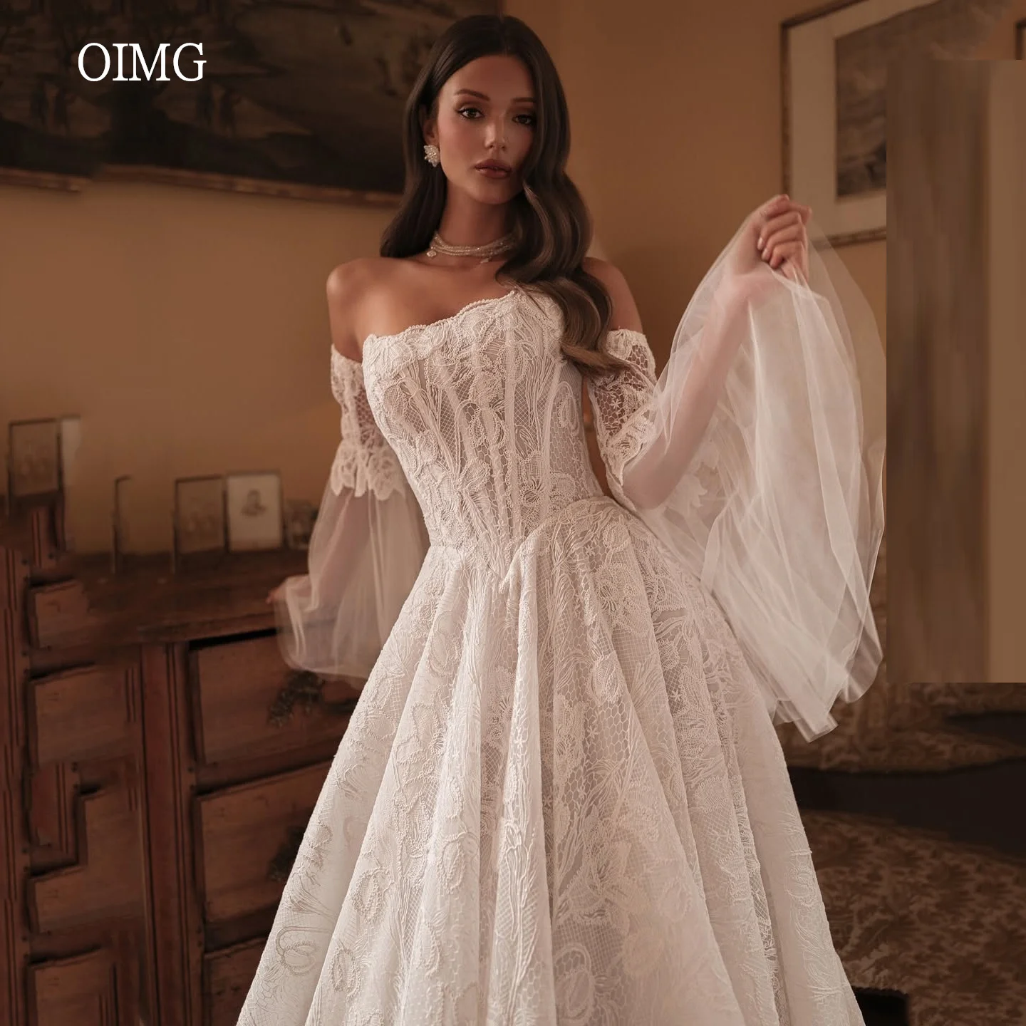OIMG Lace Flare Sleeves A Line Wedding Dress Strapless Bride Dresses Floor Length With Tail Wedding Gowns Customized 
OIMG Lace Flare Sleeves A Line Wedding Dress Strapless Bride Dresses Floor Length With Tail Wedding Gowns Customized