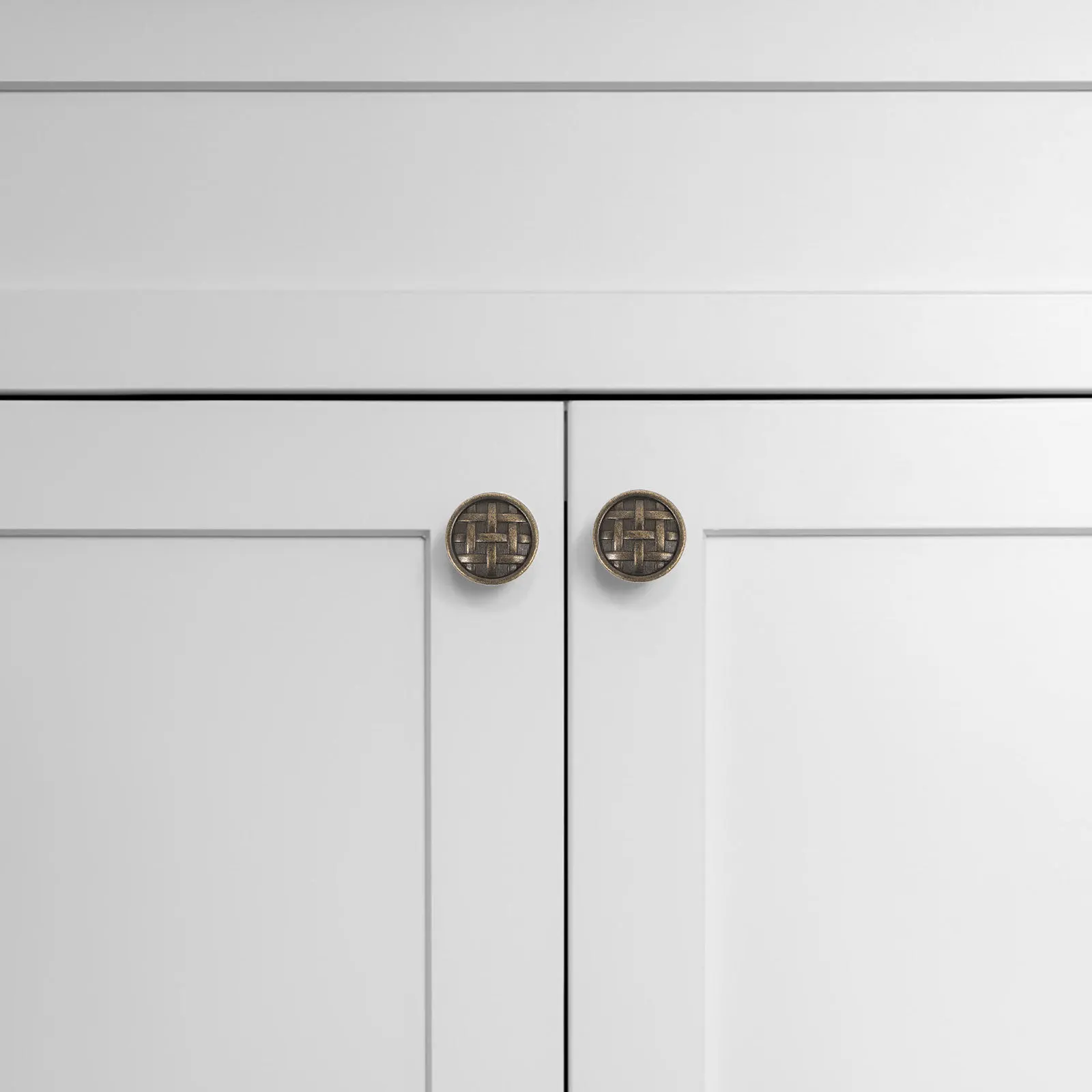 4Pcs Ancient Bronze Pull Handles Durable Cabinet Drawer Cupboard Door Knobs Elegant Furniture Features Cupboard Handle Knob 
4Pcs Ancient Bronze Pull Handles Durable Cabinet Drawer Cupboard Door Knobs Elegant Furniture Features Cupboard Handle Knob