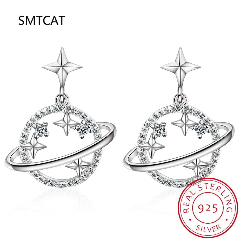 Exquisite D Color Moissanite Stud Earrings For Women 100% 925 Sterling Silver White Diamond Planet Star Earring Jewelry
Exquisite D Color Moissanite Stud Earrings For Women 100% 925 Sterling Silver White Diamond Planet Star Earring Jewelry