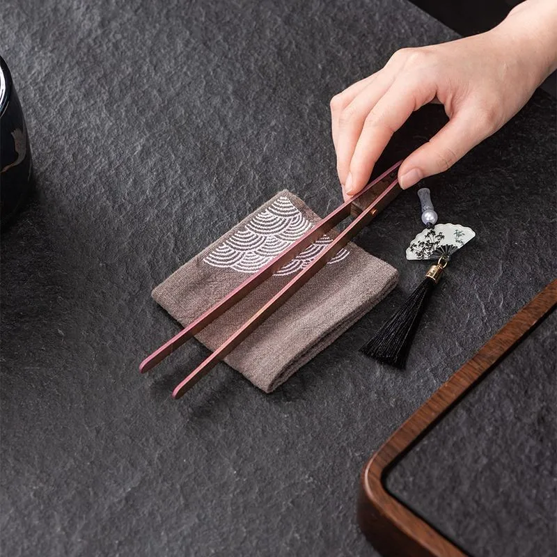 Pure Titanium Tea Clip Household Anti Slip Anti Scalding Tea Cup Clip Kung Fu Tea Accessories Metal Tweezers for Making TeaZG342
Pure Titanium Tea Clip Household Anti Slip Anti Scalding Tea Cup Clip Kung Fu Tea Accessories Metal Tweezers for Making TeaZG342