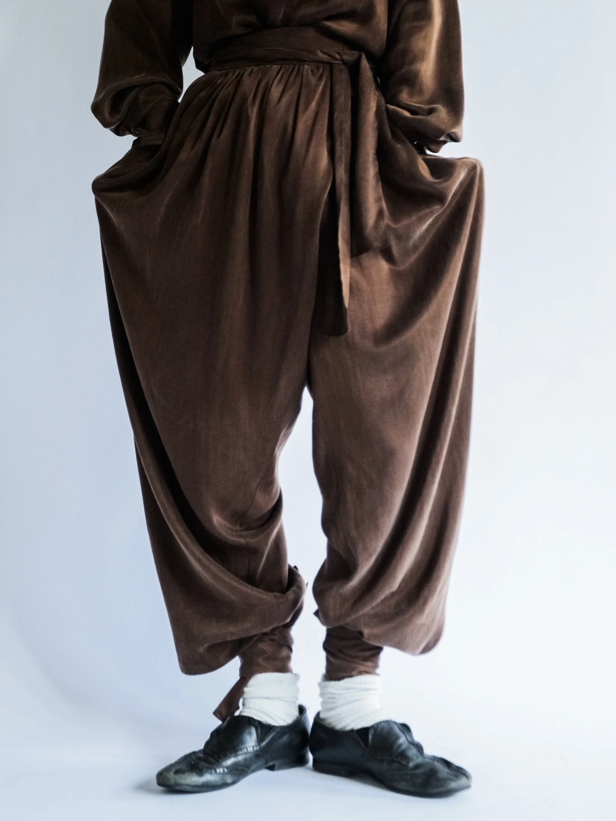 Modern Dance Sensation Copper Ammonia Fiber Long Pants with Sashes Cool Feeling Multi Pleats Retro Brown Color for Women
Modern Dance Sensation Copper Ammonia Fiber Long Pants with Sashes Cool Feeling Multi Pleats Retro Brown Color for Women