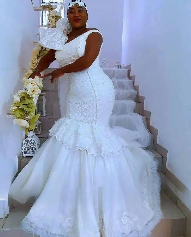 Свадебное платье с блестящими кружевными аппликациями на одно плечо, Vestido De Noiva, свадебное платье в арабском африканском стиле, большие размеры
Свадебное платье с блестящими кружевными аппликациями на одно плечо, Vestido De Noiva, свадебное платье в арабском африканском стиле, большие размеры