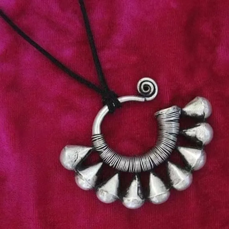 Классические серебряные украшения Мяо, серебряные украшения ручной работы Мяо, ожерелье-свитер, кулон, подарок
Классические серебряные украшения Мяо, серебряные украшения ручной работы Мяо, ожерелье-свитер, кулон, подарок