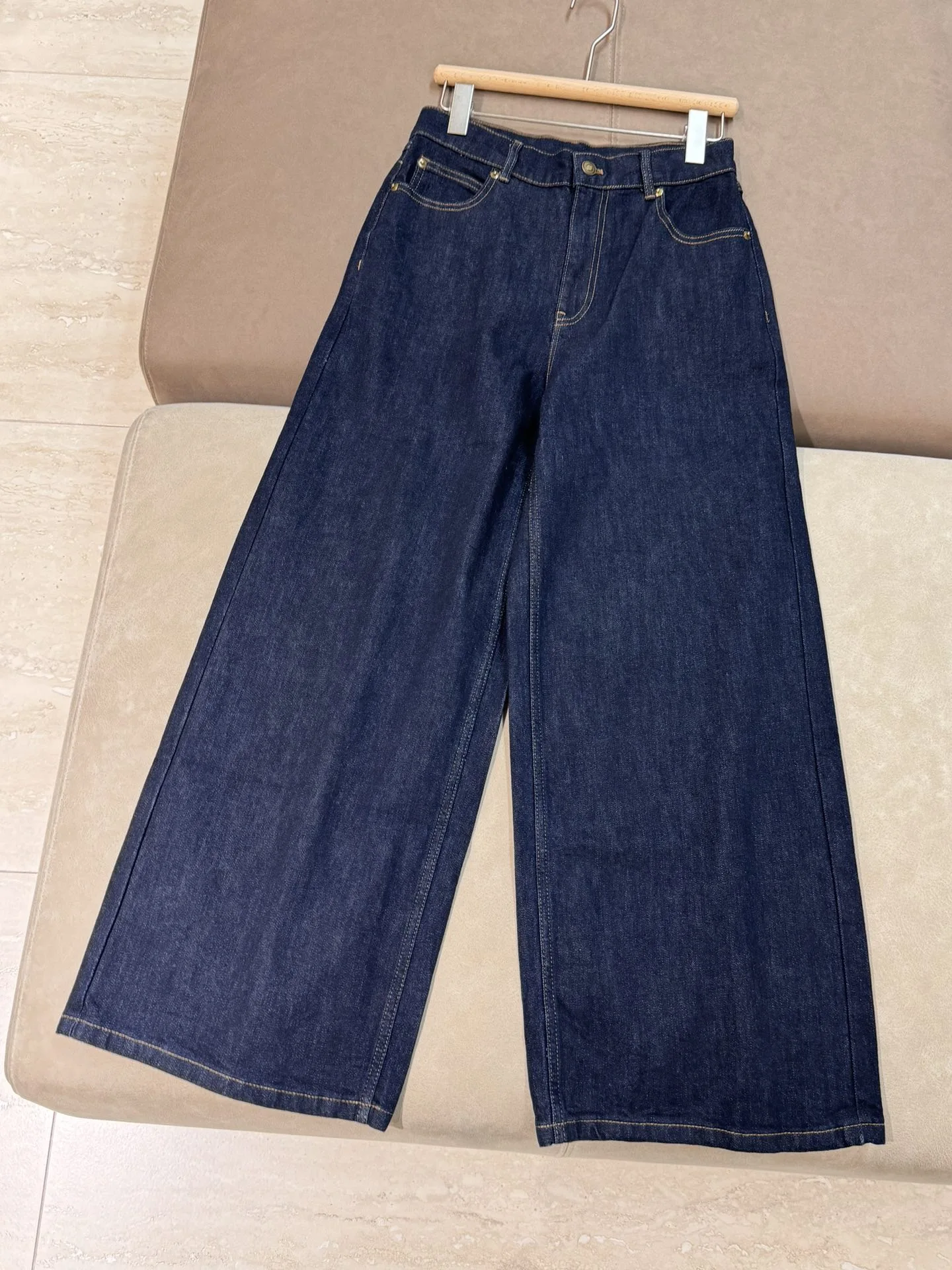 Темно-синие тонкие джинсовые джинсы, свободные широкие повседневные женские модные универсальные осенне-зимние прямые джинсы
Темно-синие тонкие джинсовые джинсы, свободные широкие повседневные женские модные универсальные осенне-зимние прямые джинсы