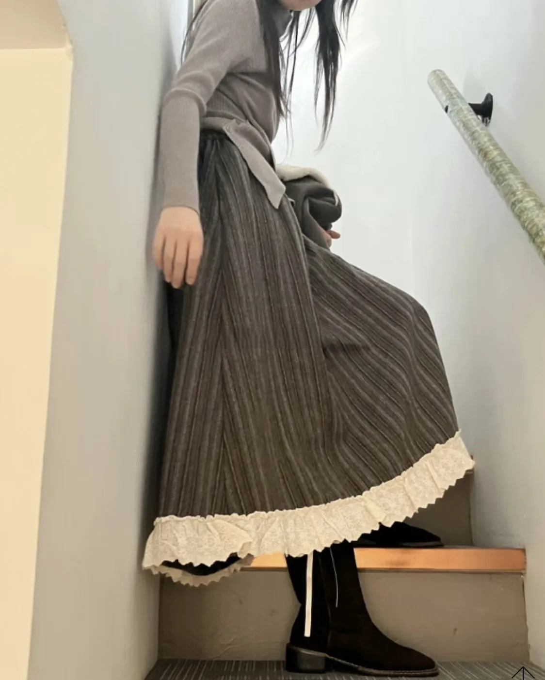 High Waist A-Line Midi Skirt with Lace Trim Vertical Stripes Elastic Waist Long Korean Sle Commute f Body Skirt
High Waist A-Line Midi Skirt with Lace Trim Vertical Stripes Elastic Waist Long Korean Sle Commute f Body Skirt
