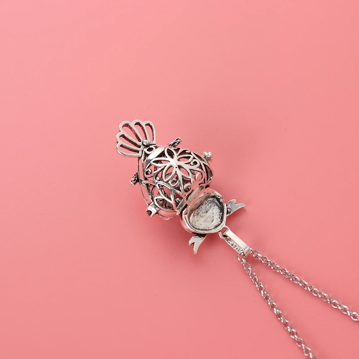 Essential Oil Pendant Hollow Owl Necklace Copper Diffuser Jewelry Aromatherapy Necklace Stylish Unique Design Diffuser Locket
Essential Oil Pendant Hollow Owl Necklace Copper Diffuser Jewelry Aromatherapy Necklace Stylish Unique Design Diffuser Locket