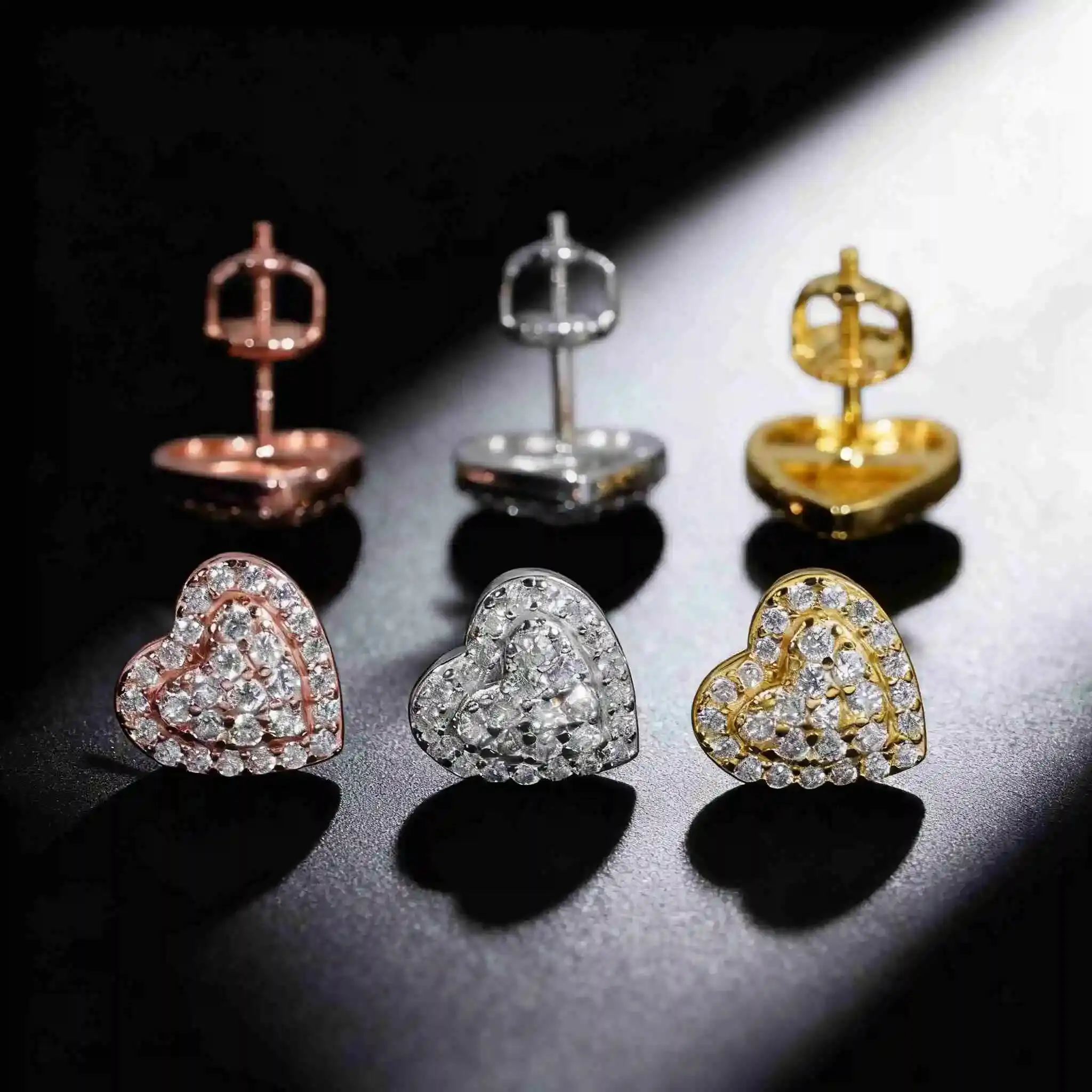 Wholesale Iced Out VVS Moissanite Heart Stud Earrings S925 Silver Fine Hip Hop Jewelry for Women Fashion Stylish Ear Studs
Wholesale Iced Out VVS Moissanite Heart Stud Earrings S925 Silver Fine Hip Hop Jewelry for Women Fashion Stylish Ear Studs