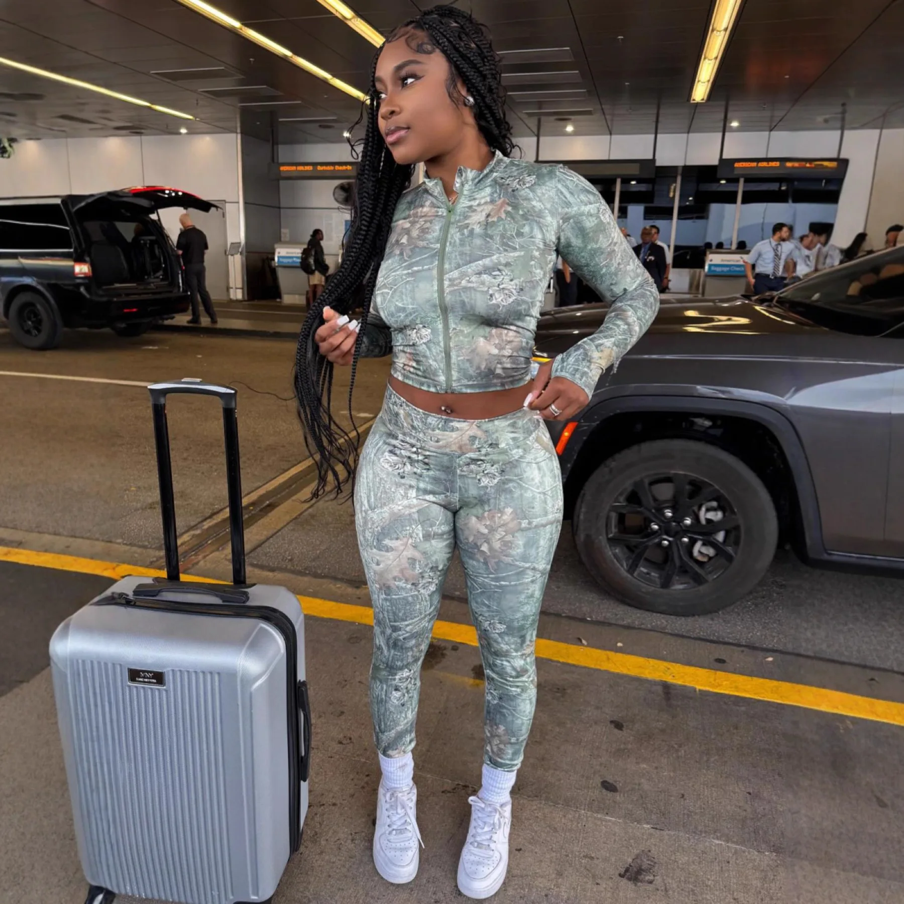 Two Pieces Women Pant Sets Print Matching Sets Stand Collar Zipper Crop Cut Top Empire Waist Full Length Pants Sexy 2025 Summer
Two Pieces Women Pant Sets Print Matching Sets Stand Collar Zipper Crop Cut Top Empire Waist Full Length Pants Sexy 2025 Summer