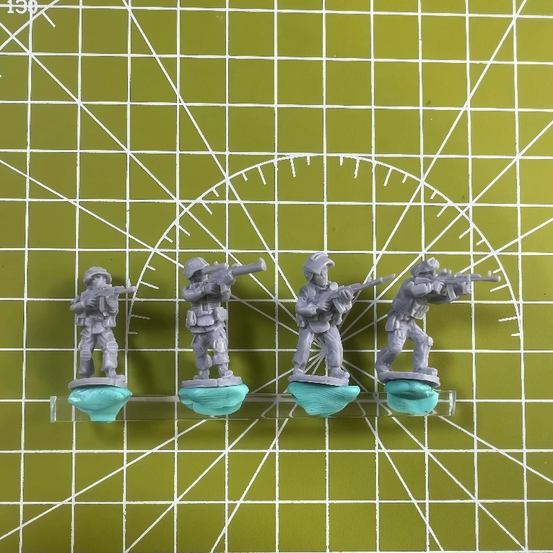 Набор прецизионных моделей из смолы 1/72, модель спецназа на 4 человека, неокрашенная 
Набор прецизионных моделей из смолы 1/72, модель спецназа на 4 человека, неокрашенная