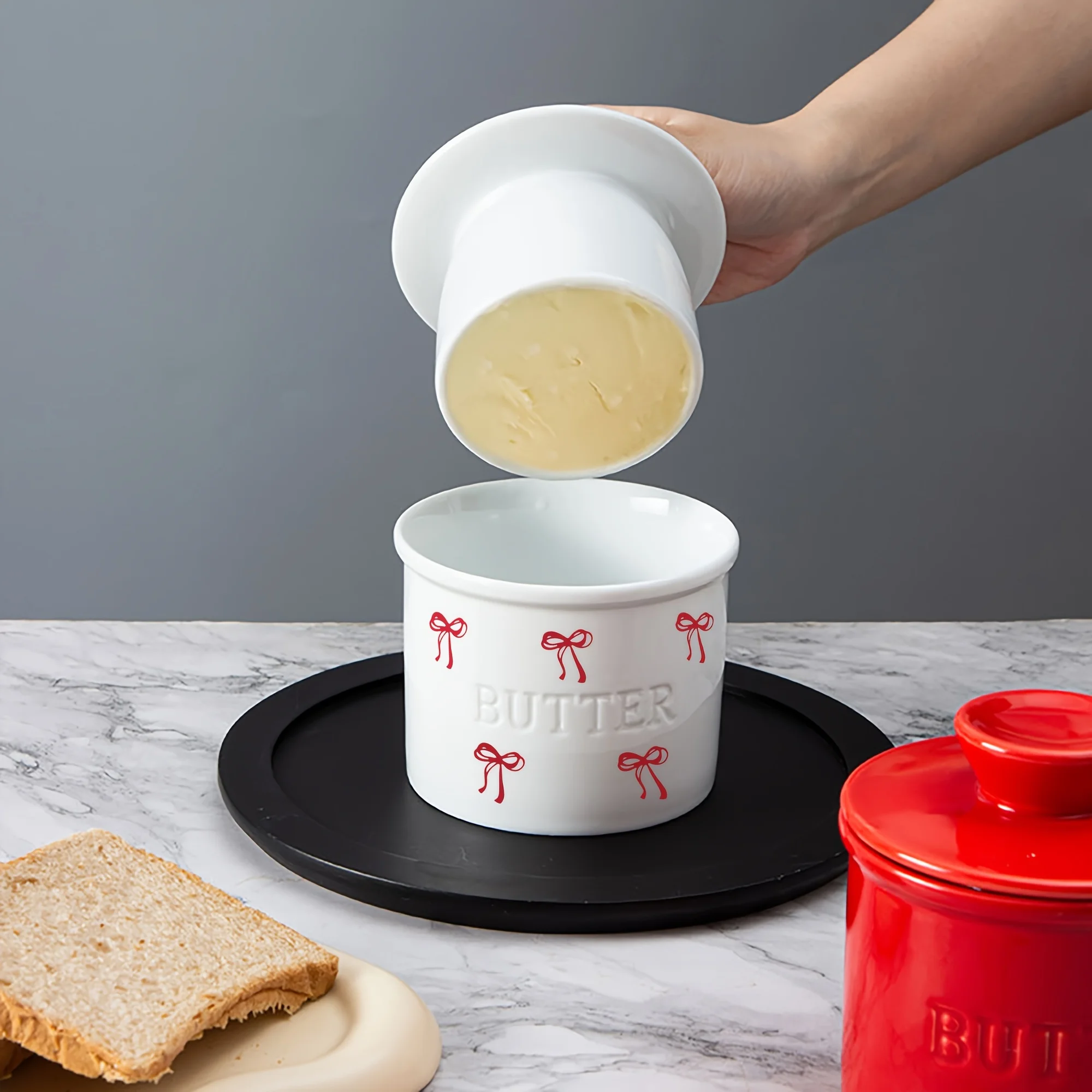 1pc covered butter jar, bow-patterned ceramic French butter dish, cute French butter jar, perfect as a festival gift
1pc covered butter jar, bow-patterned ceramic French butter dish, cute French butter jar, perfect as a festival gift