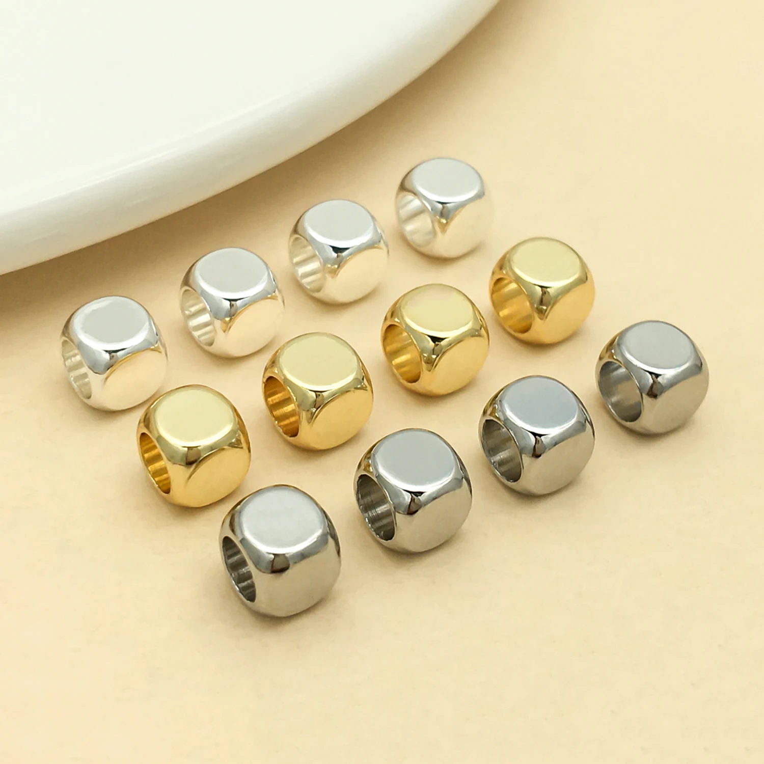 10 шт. позолоченных медных бусин из серебра 18 карат, квадратные, с расстоянием между ними, для изготовления украшений, серег, браслетов, ожерелий
10 шт. позолоченных медных бусин из серебра 18 карат, квадратные, с расстоянием между ними, для изготовления украшений, серег, браслетов, ожерелий