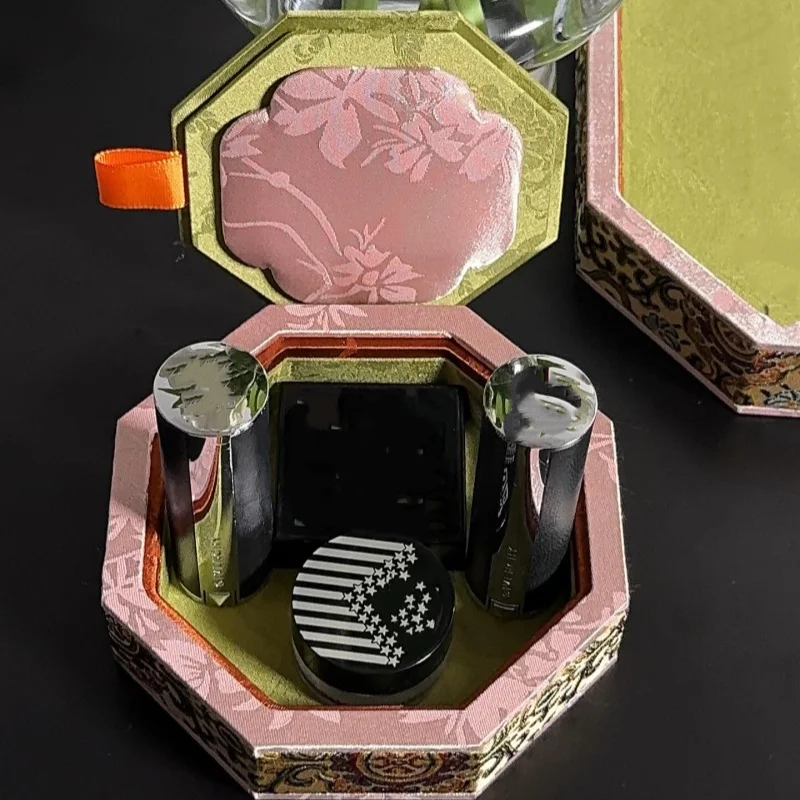 Silk Embroidery Jewelry Display Tray – Palace Collectible Storage for Jade, Agate Stone, Islamic Home Accessory
Silk Embroidery Jewelry Display Tray – Palace Collectible Storage for Jade, Agate Stone, Islamic Home Accessory