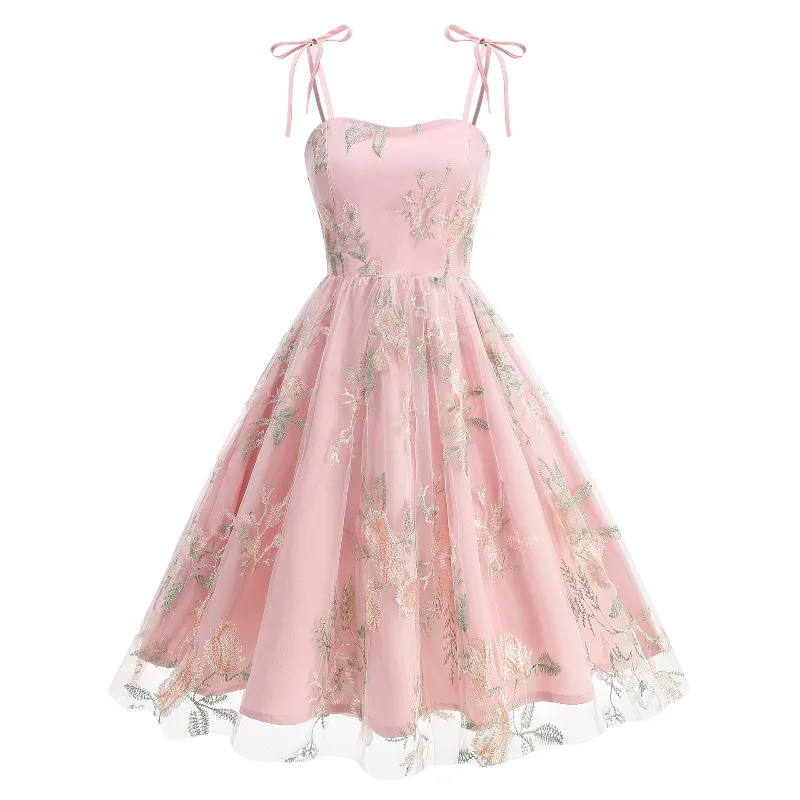 2025 New Retro Hepburn Style Embroidered Dress Casual Sash Long Sleeveless Strapless Gown Women Streetwear Lace Up Long Dresses
2025 New Retro Hepburn Style Embroidered Dress Casual Sash Long Sleeveless Strapless Gown Women Streetwear Lace Up Long Dresses