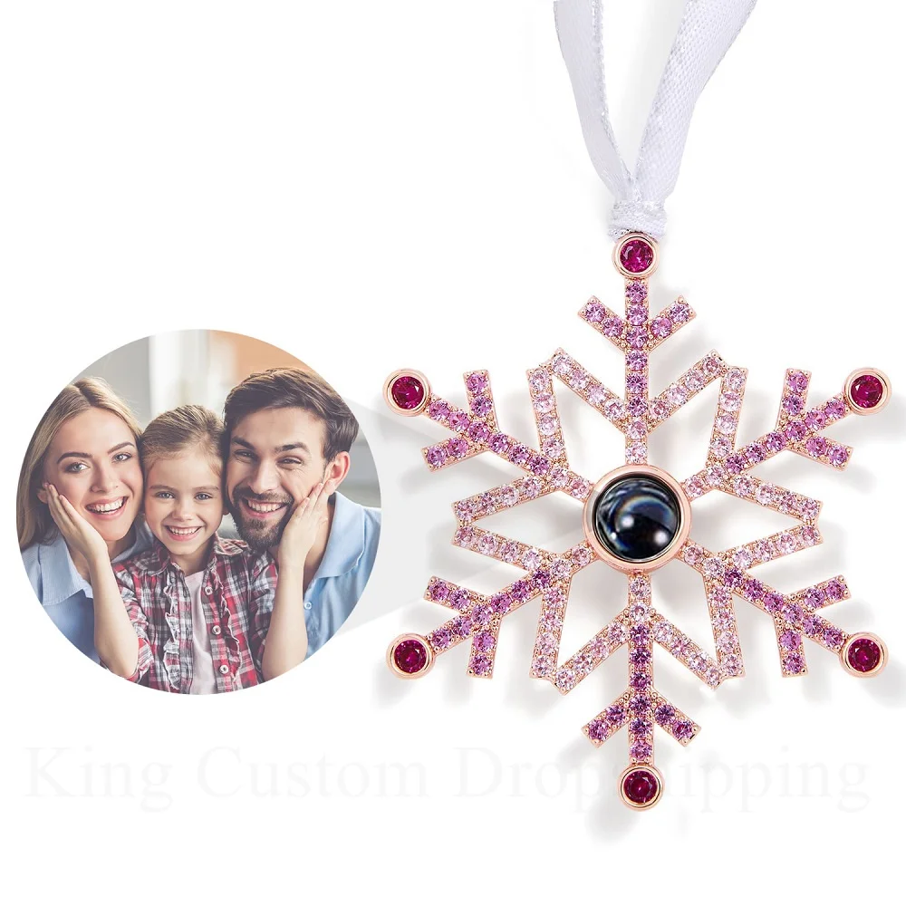 Christmas Custom Snowflake Projection Photo Ornament Jewelry Decorative Tree Christmas Gifts for Family Snowflake Pendants.
Christmas Custom Snowflake Projection Photo Ornament Jewelry Decorative Tree Christmas Gifts for Family Snowflake Pendants.