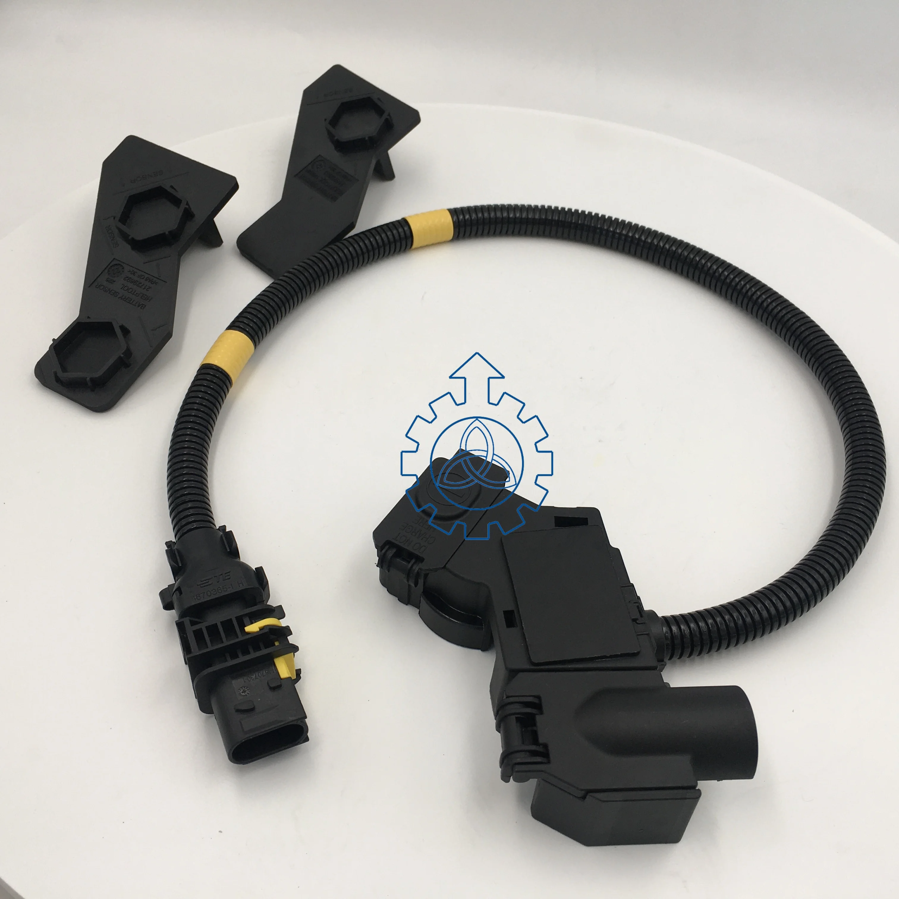 Battery Sensor for Volvo Truck 23937488 23294375 22767587 23937503 22767584 22742755 22742748 22729391 22603791 22394412
Battery Sensor for Volvo Truck 23937488 23294375 22767587 23937503 22767584 22742755 22742748 22729391 22603791 22394412