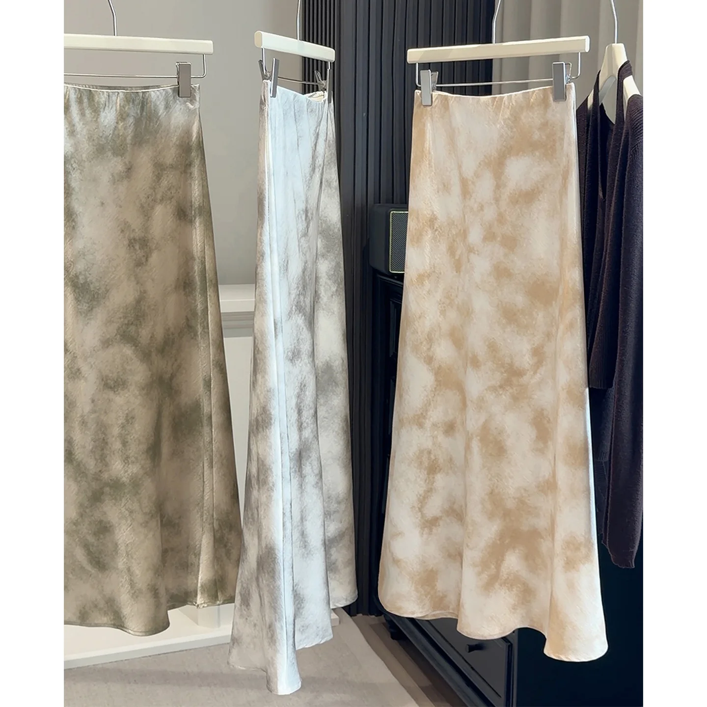 Chinese Style Tie-Dye Midi Skirt, New Spring Hip-Hugging Mermaid Skirt for Women
Chinese Style Tie-Dye Midi Skirt, New Spring Hip-Hugging Mermaid Skirt for Women