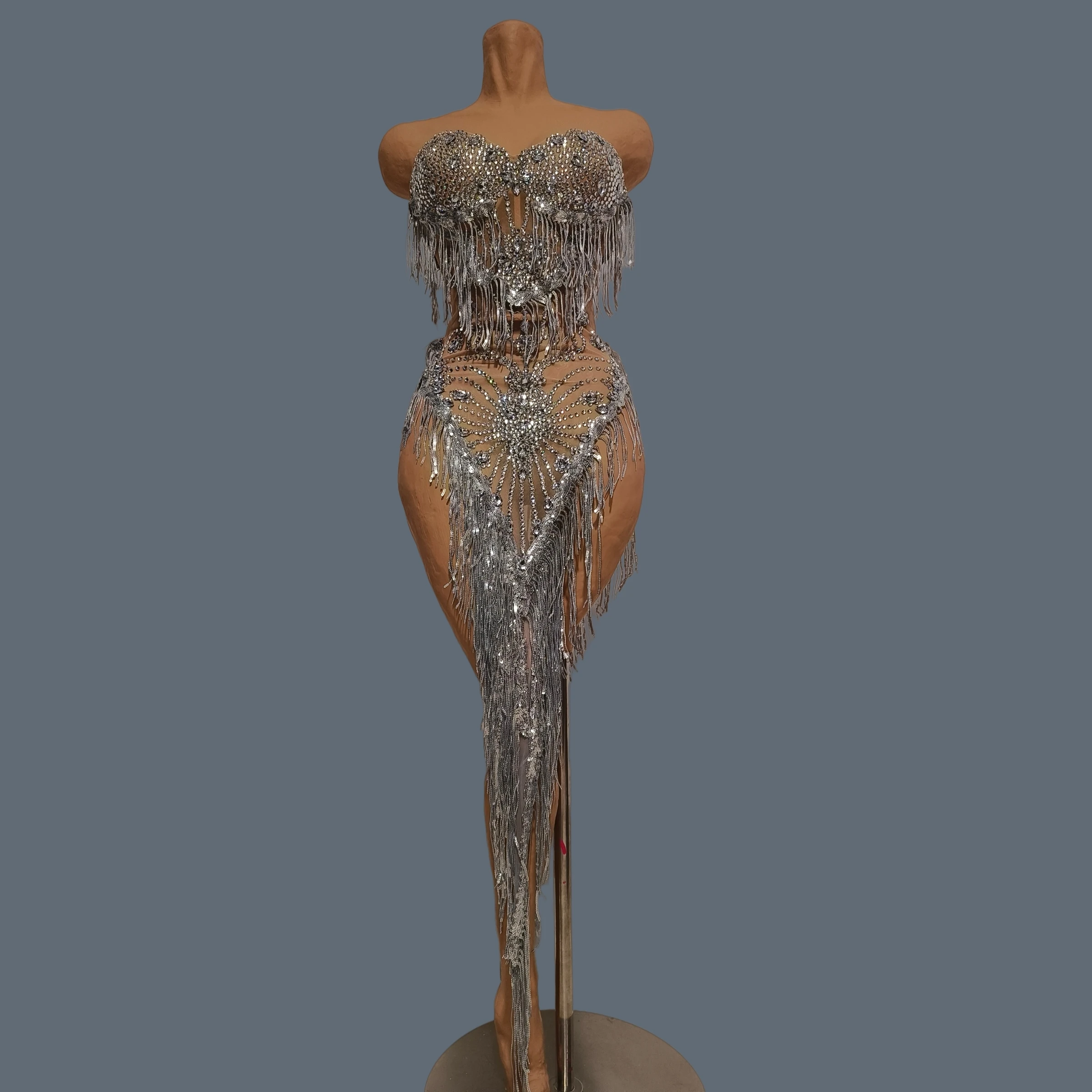 Sexy Women Sheer Mesh Strapless Asymmetrical Dress Silver Rhinestone Crystal Fringe Stage Performance Party Event Wear Pingpang
Sexy Women Sheer Mesh Strapless Asymmetrical Dress Silver Rhinestone Crystal Fringe Stage Performance Party Event Wear Pingpang