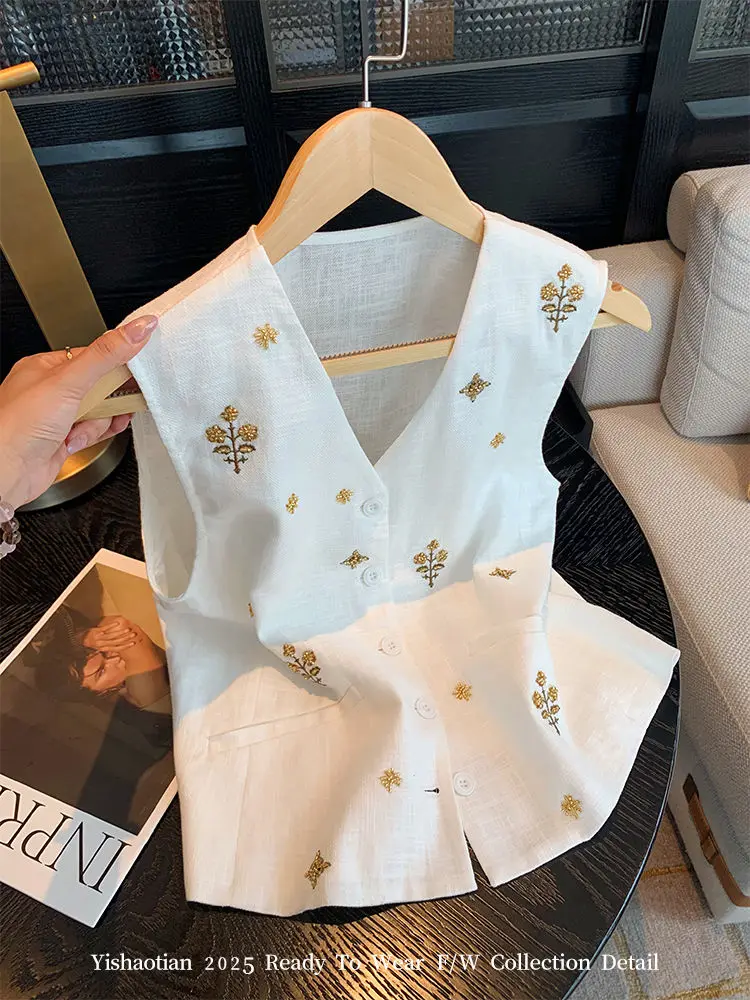Nail Bead Embroidery V-neck Vest Women's Summer New Fashion Temperament Single Breasted Sleeveless Vest
Nail Bead Embroidery V-neck Vest Women's Summer New Fashion Temperament Single Breasted Sleeveless Vest