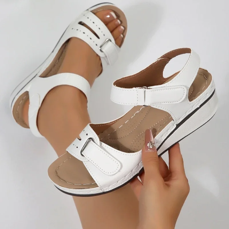 Летние сандалии 2025 г., женские уличные сандалии, женская пляжная обувь, женские элегантные сандалии, модная универсальная детская обувь
Летние сандалии 2025 г., женские уличные сандалии, женская пляжная обувь, женские элегантные сандалии, модная универсальная детская обувь