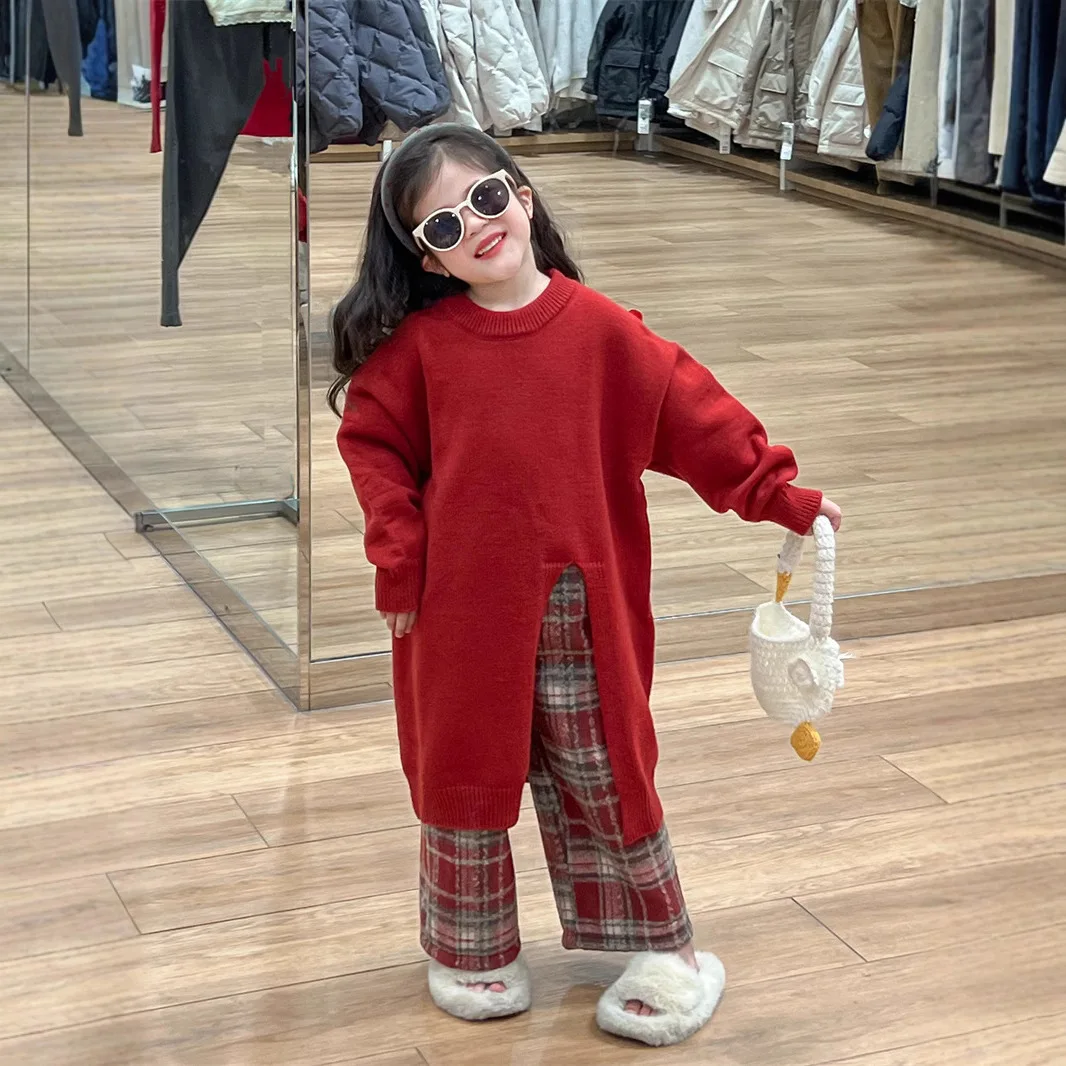 Girls Suit 2024 New Winter Childrens Wear Baby Girl Set Medium Long Side Slit Sweater Dress Red Gingham Pants Two-piece Set
Girls Suit 2024 New Winter Childrens Wear Baby Girl Set Medium Long Side Slit Sweater Dress Red Gingham Pants Two-piece Set