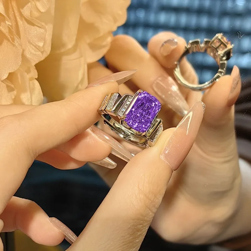 Light Luxury Fashion Exquisite Dark Purple Diamond Ring High Carbon Diamond Ice Flower Cutting Niche Design Purple Princ
Light Luxury Fashion Exquisite Dark Purple Diamond Ring High Carbon Diamond Ice Flower Cutting Niche Design Purple Princ