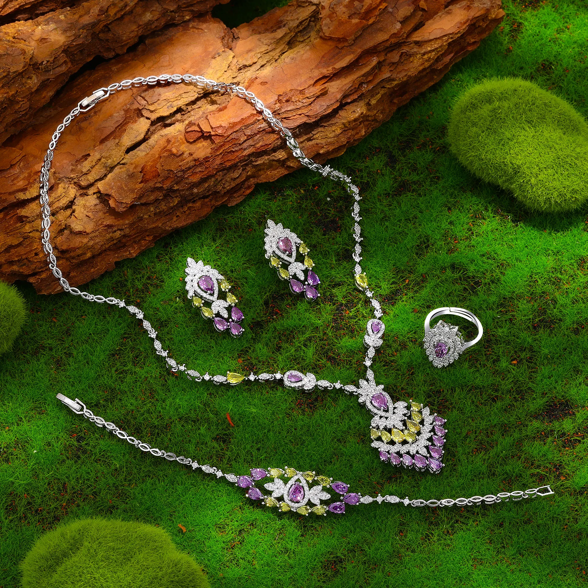 2024 Hot selling 4-piece cubic zirconia bridal jewelry set, Saudi Nigeria wedding jewelry set
2024 Hot selling 4-piece cubic zirconia bridal jewelry set, Saudi Nigeria wedding jewelry set