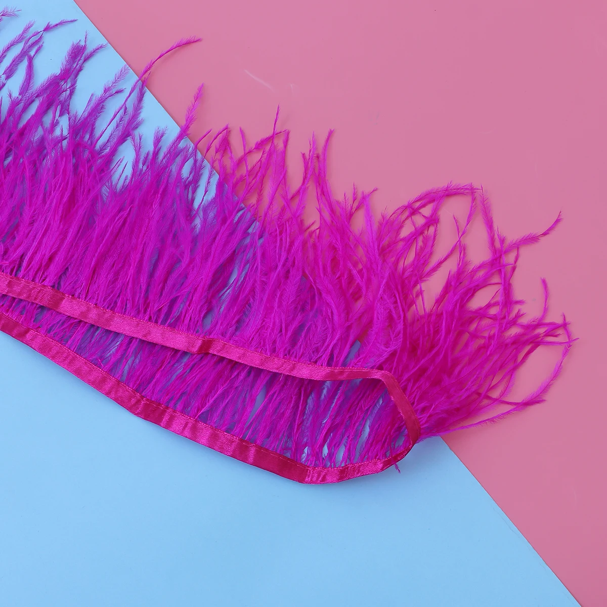 Trims Plume Fringe Lint-Free Soft Material Craft Trim for Wedding Party Costume Decoration Feathered Dress
Trims Plume Fringe Lint-Free Soft Material Craft Trim for Wedding Party Costume Decoration Feathered Dress