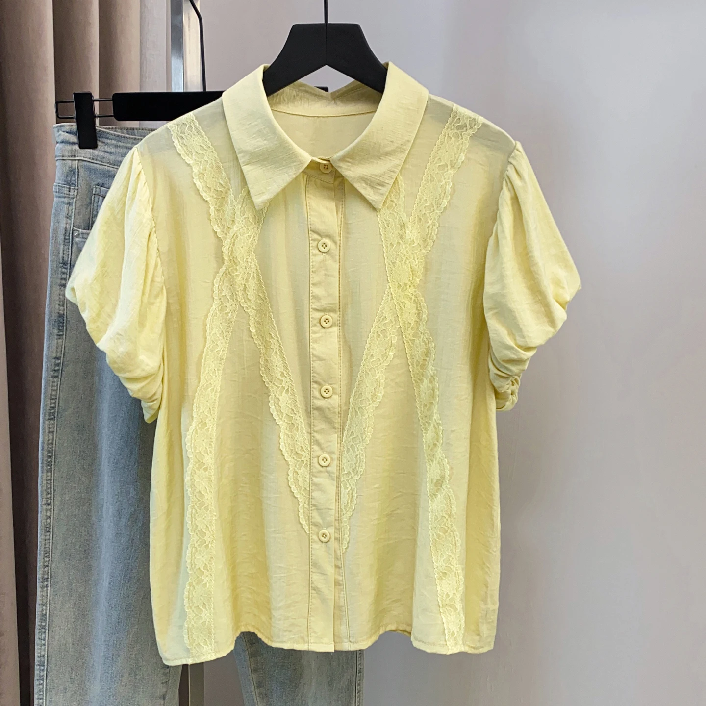 Fashionable Lace Shirt Women's plus Size Summer Top Slimming Short Sleeve Commute Style Artistic Floral Print Easy Care
Fashionable Lace Shirt Women's plus Size Summer Top Slimming Short Sleeve Commute Style Artistic Floral Print Easy Care