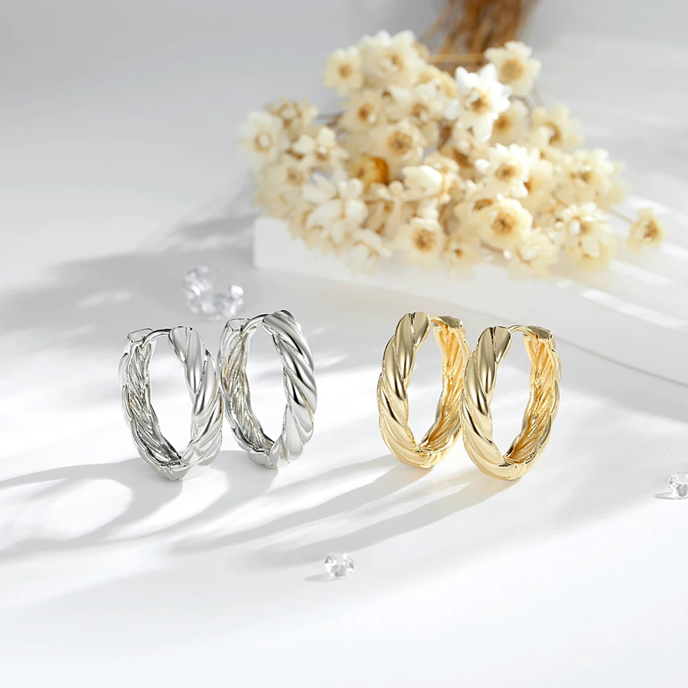 14K fashionable half earrings for women, high-end design, simple and versatile, twist earrings, exquisite jewelry
14K fashionable half earrings for women, high-end design, simple and versatile, twist earrings, exquisite jewelry