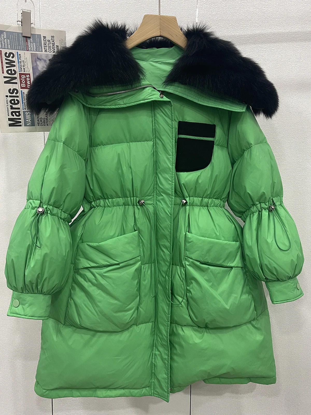 2023 New Winter Women White Goose Down Jacket Natural Real Fox Fur Collar Thick Warm Luxury Fur Parka Loose Coat
2023 New Winter Women White Goose Down Jacket Natural Real Fox Fur Collar Thick Warm Luxury Fur Parka Loose Coat