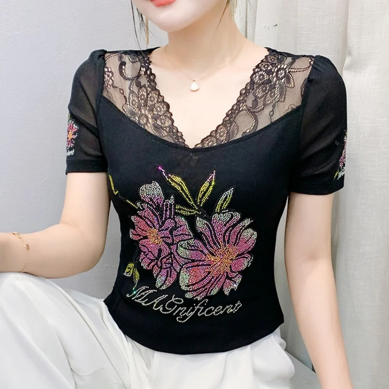 New Girl Design Lace Splice Mesh T-Shirt Luxury Shiny Flower Hot Diamonds Women's Tops Fashion European Clothes Sexy V-neck Tees
New Girl Design Lace Splice Mesh T-Shirt Luxury Shiny Flower Hot Diamonds Women's Tops Fashion European Clothes Sexy V-neck Tees