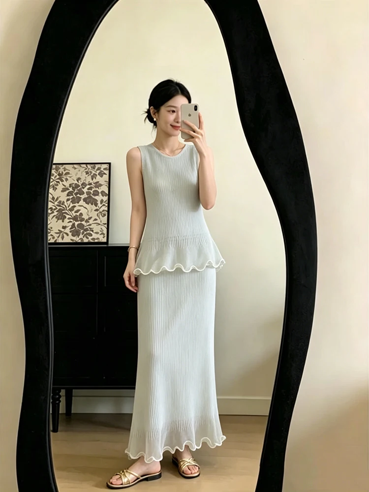 Elegant Summer Knitted round Neck Sleeveless Top High Waist Half Skirt Two Piece Set Women's Fashion Casual Lightweight Polye...
Elegant Summer Knitted round Neck Sleeveless Top High Waist Half Skirt Two Piece Set Women's Fashion Casual Lightweight Polye...