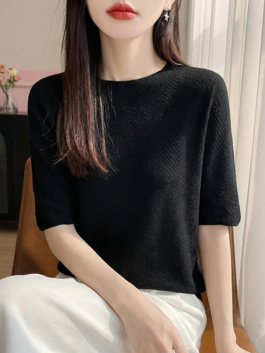 Elegant Fishbone Pattern Knitted Short Sleeve T-Shirt Women's Comfortable Thin Inner Wear Shoulder Appropriate Top Tee
Elegant Fishbone Pattern Knitted Short Sleeve T-Shirt Women's Comfortable Thin Inner Wear Shoulder Appropriate Top Tee
