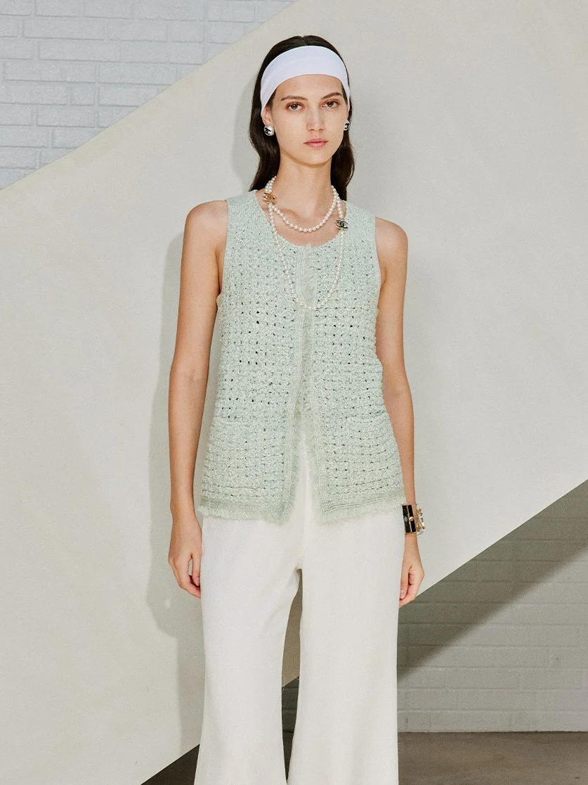 Blanini Two-Tone Knitted Onion Silk Me Hollow out Vest Faionable Commute Sle Women's Vest Thin round Ne Design
Blanini Two-Tone Knitted Onion Silk Me Hollow out Vest Faionable Commute Sle Women's Vest Thin round Ne Design