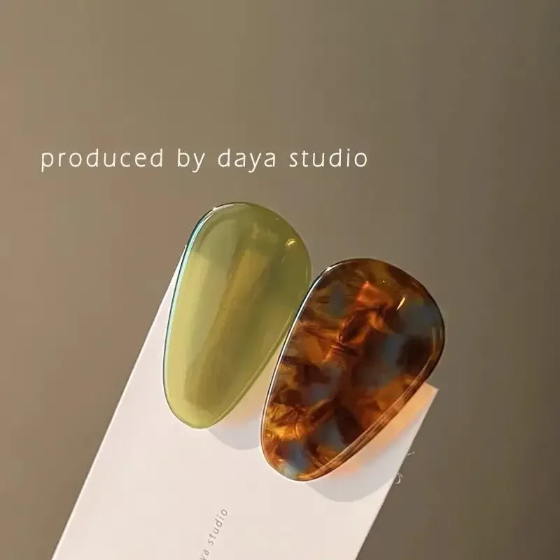New Korean Version Daily Acetic Acid Geometric Women's Side Clip Fashionable and Fresh Girl Hair Clip Retro Bangs Duckbill Clip
New Korean Version Daily Acetic Acid Geometric Women's Side Clip Fashionable and Fresh Girl Hair Clip Retro Bangs Duckbill Clip