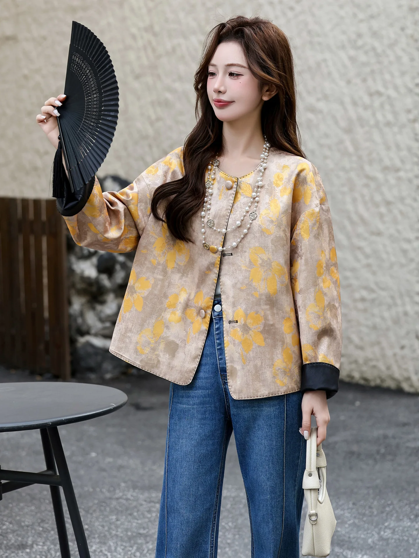 Ретро-куртка в китайском стиле из искусственной кожи, двусторонняя, женская, класса люкс, с вышивкой Song Jin, антивозрастная, открытый кардиган
Ретро-куртка в китайском стиле из искусственной кожи, двусторонняя, женская, класса люкс, с вышивкой Song Jin, антивозрастная, открытый кардиган