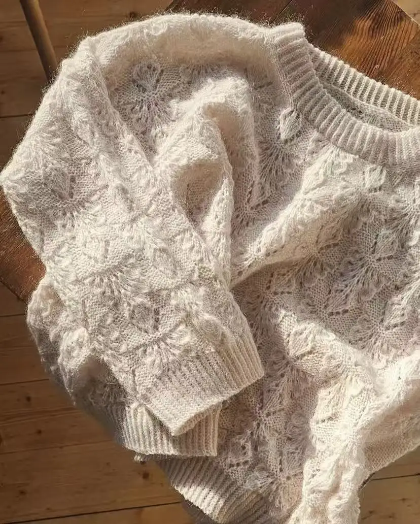 Gentle~Women's casual patterned mohair sweater pullover, comfortable and soft long sleeved sweater, hand woven top new style
Gentle~Women's casual patterned mohair sweater pullover, comfortable and soft long sleeved sweater, hand woven top new style