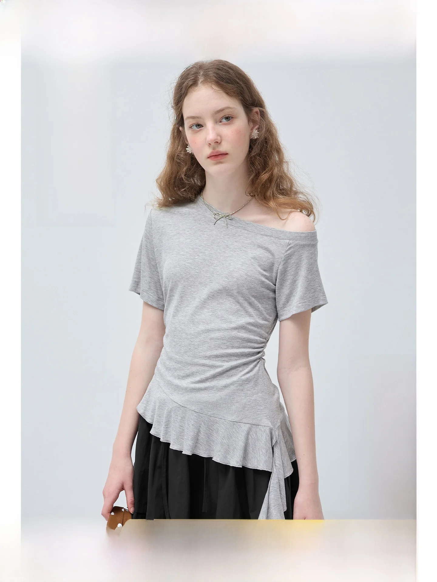 plus Size Women's Grey Asymmetrical Shoulder Short Sleeve T-Shirt Slimming Waist Design Summer New Style for Plump MM Top
plus Size Women's Grey Asymmetrical Shoulder Short Sleeve T-Shirt Slimming Waist Design Summer New Style for Plump MM Top
