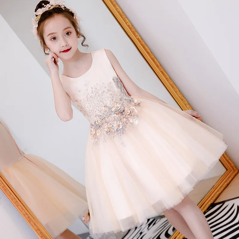 Платье принцессы для девочек, пышное тюлевое элегантное свадебное вечернее платье с цветочным узором для маленьких девочек, новинка 2025 года, костюм для выступлений для детей
Платье принцессы для девочек, пышное тюлевое элегантное свадебное вечернее платье с цветочным узором для маленьких девочек, новинка 2025 года, костюм для выступлений для детей