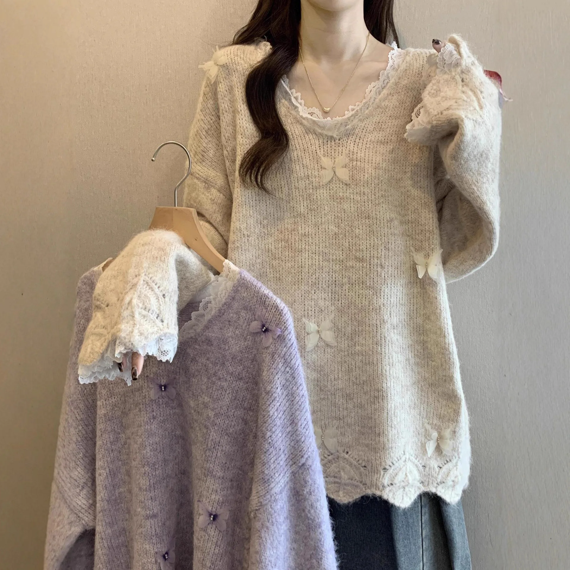 2025 Autumn Winter Women Sweater French Lace Knitting Sweater Stylish Soft Warm V Neck Loose Slimming Base Layer Top
2025 Autumn Winter Women Sweater French Lace Knitting Sweater Stylish Soft Warm V Neck Loose Slimming Base Layer Top