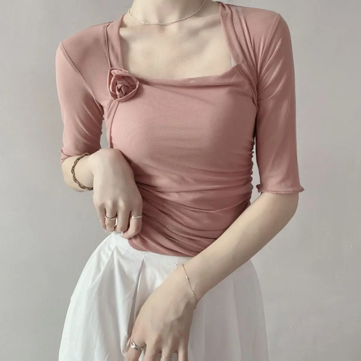 Gauze Square Collar Hot Girl Top Classic Dance Dress Chinese Dance Adult Mid-sleeved Retro Short
Gauze Square Collar Hot Girl Top Classic Dance Dress Chinese Dance Adult Mid-sleeved Retro Short