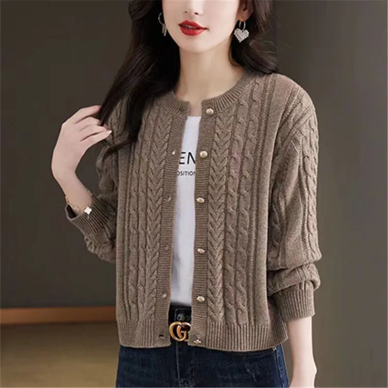 Fashion Solid Color Knitted Sweater Women Spring And Autumn New Fashion O-Neck Single-Breasted Loose Knitwear Tops Female T1145
Fashion Solid Color Knitted Sweater Women Spring And Autumn New Fashion O-Neck Single-Breasted Loose Knitwear Tops Female T1145