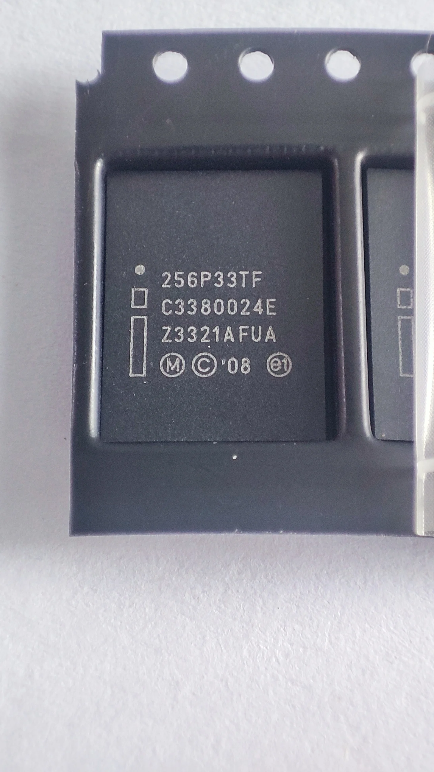 1 ~ 10 шт./лот PC28F256P33TF PC28F256P33TFE 256P33TF FBGA64 100% Новый оригинальный
1 ~ 10 шт./лот PC28F256P33TF PC28F256P33TFE 256P33TF FBGA64 100% Новый оригинальный